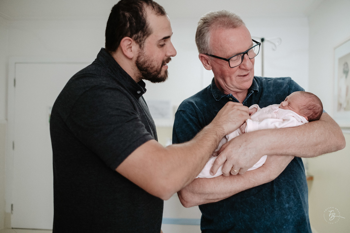 nascimento, parto cesarea, liz, ilha maternidade por Thiago braga fotografia