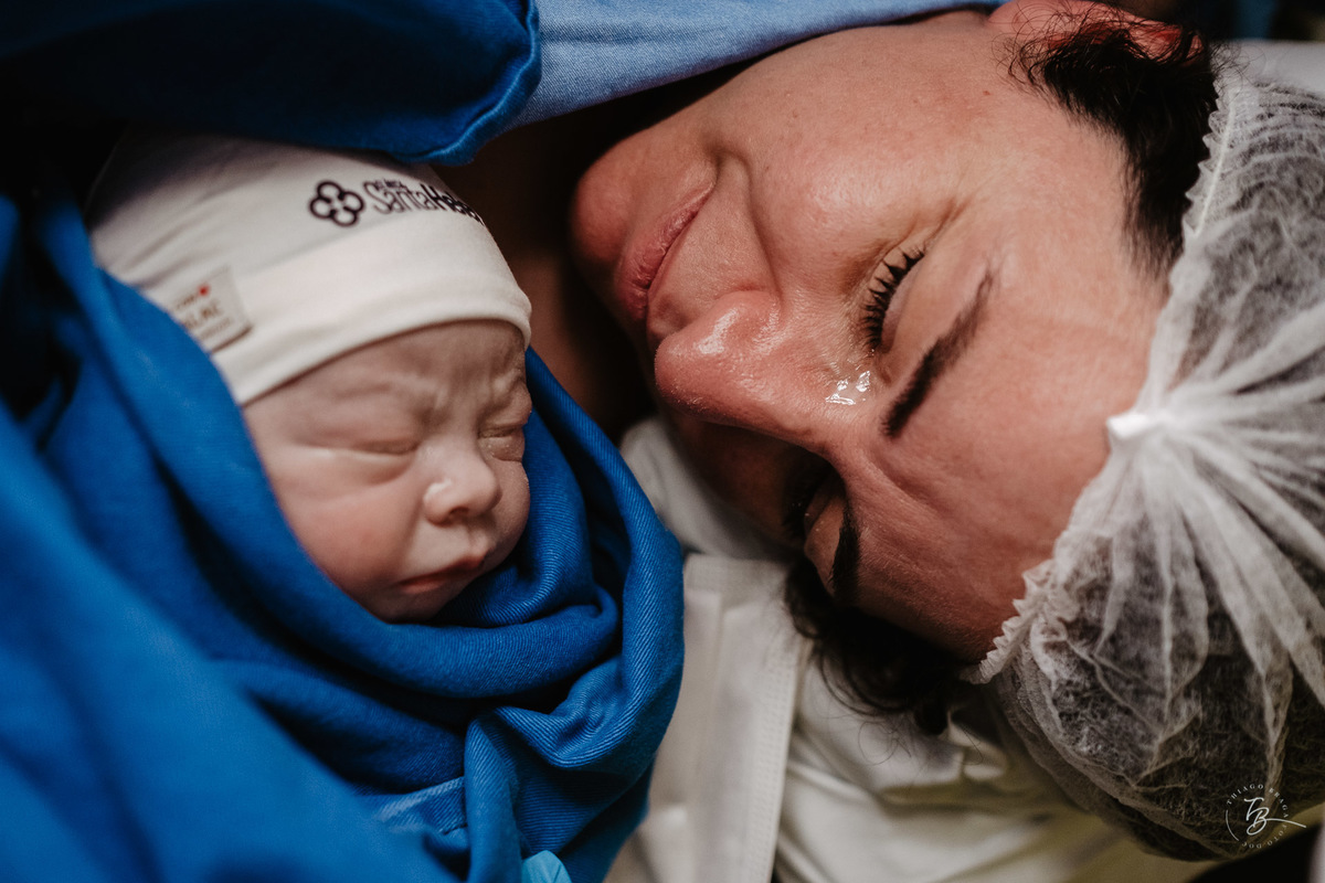 Fotografia de Parto cesárea na maternidade Santa Helena, em Florianópolis - SC