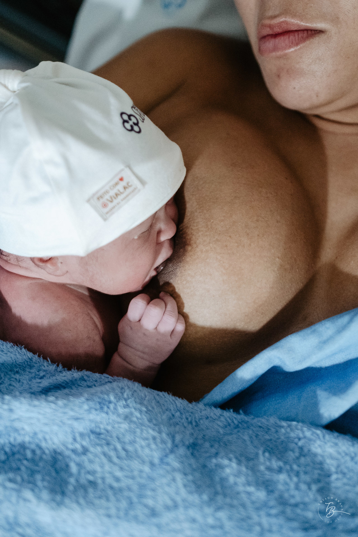 fotografia de parto humanizado na clínica Santa Helena em Florianópolis, cesárea, por Thiago Braga