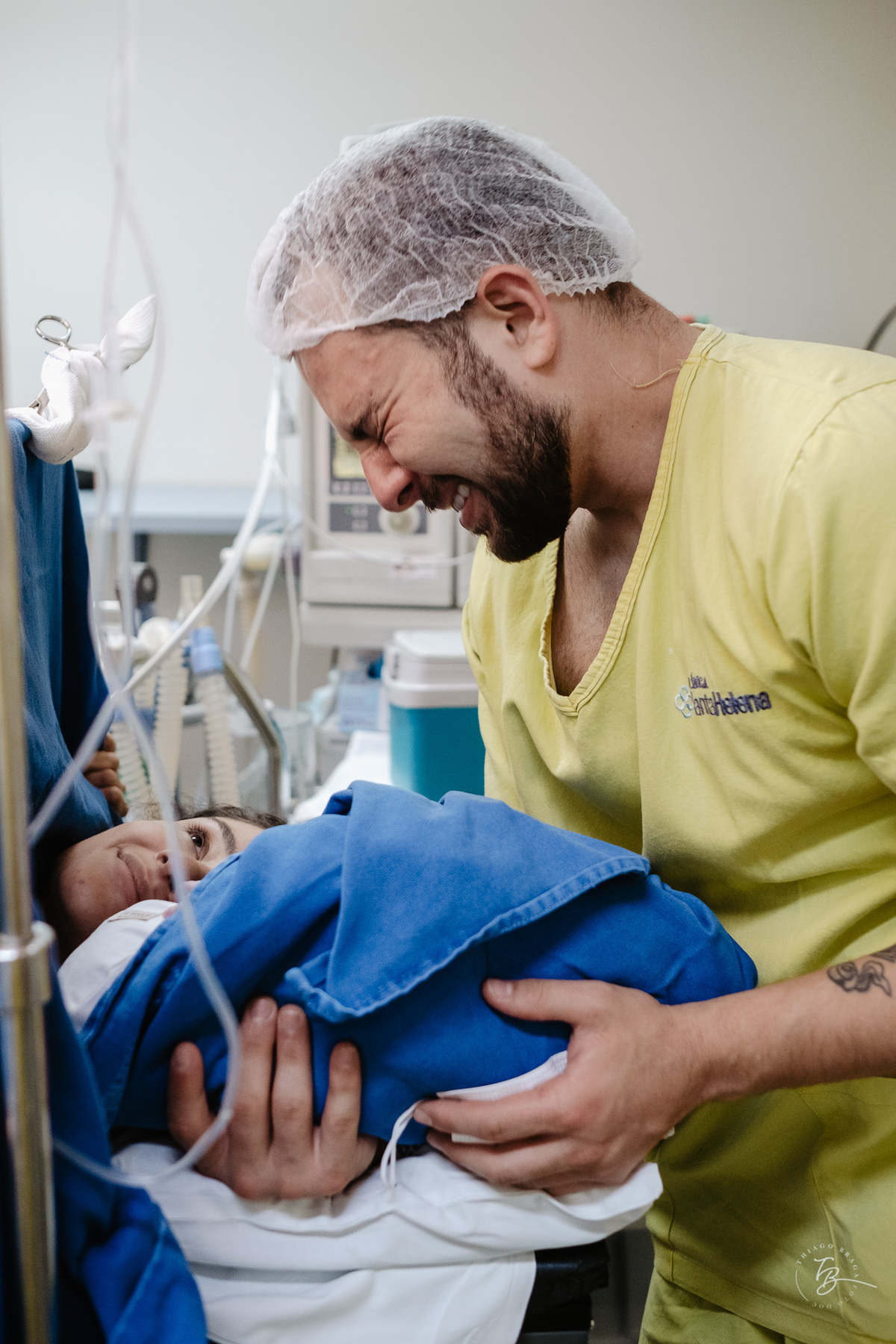 cesárea humanizada, parto na maternidade santa helena em Florianópolis por Thiago Braga fotografia