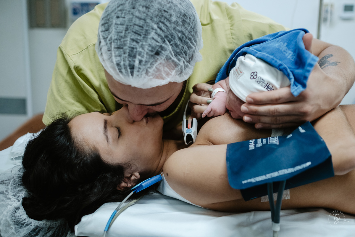 cesárea humanizada, parto na maternidade santa helena em Florianópolis por Thiago Braga fotografia