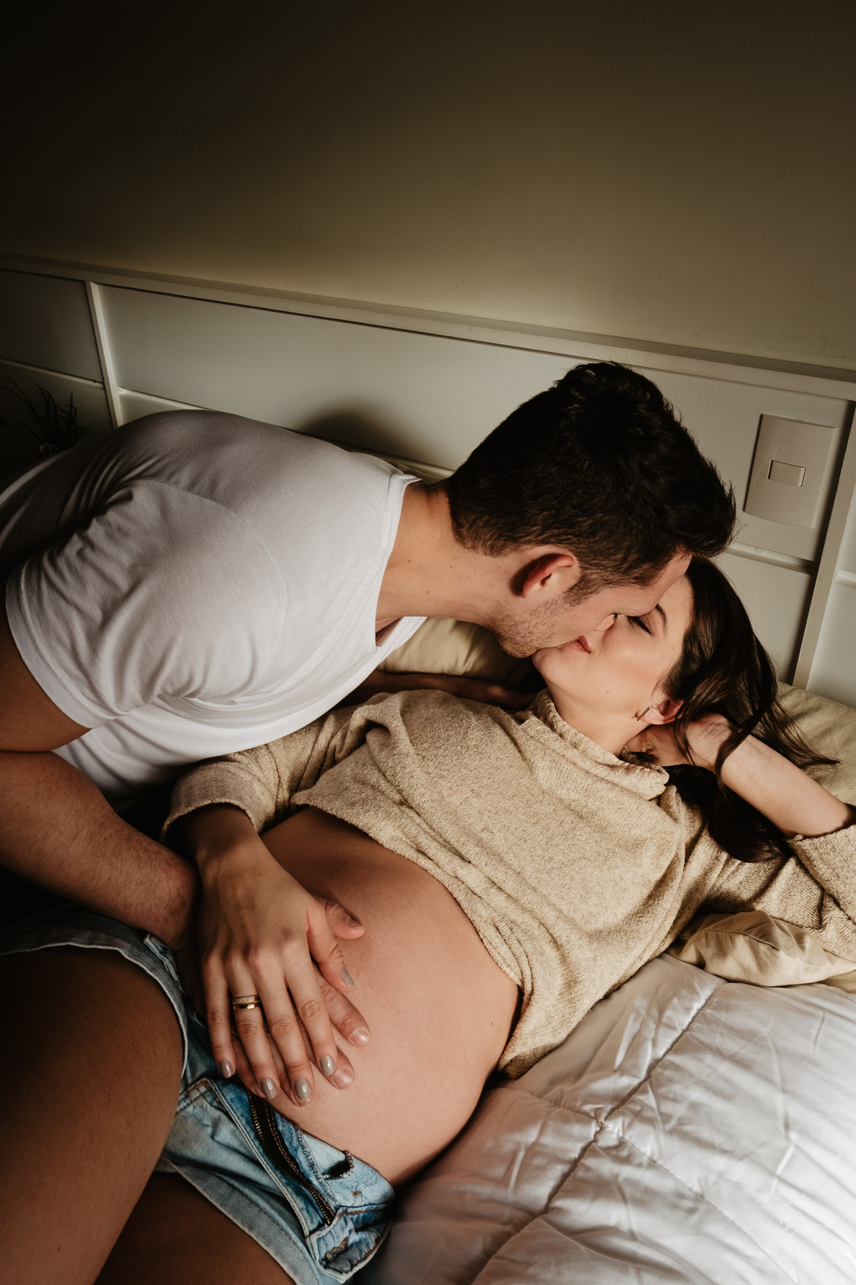 ensaio gestante em casa e na praia, espera pela Agatha, por Thiago Braga fotografia