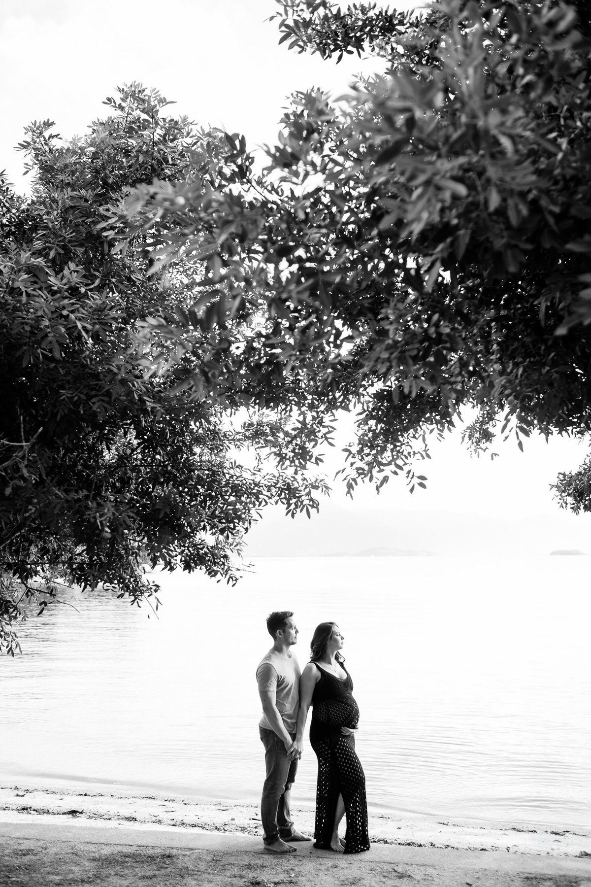 ensaio gestante em casa e na praia, espera pela Agatha, por Thiago Braga fotografia