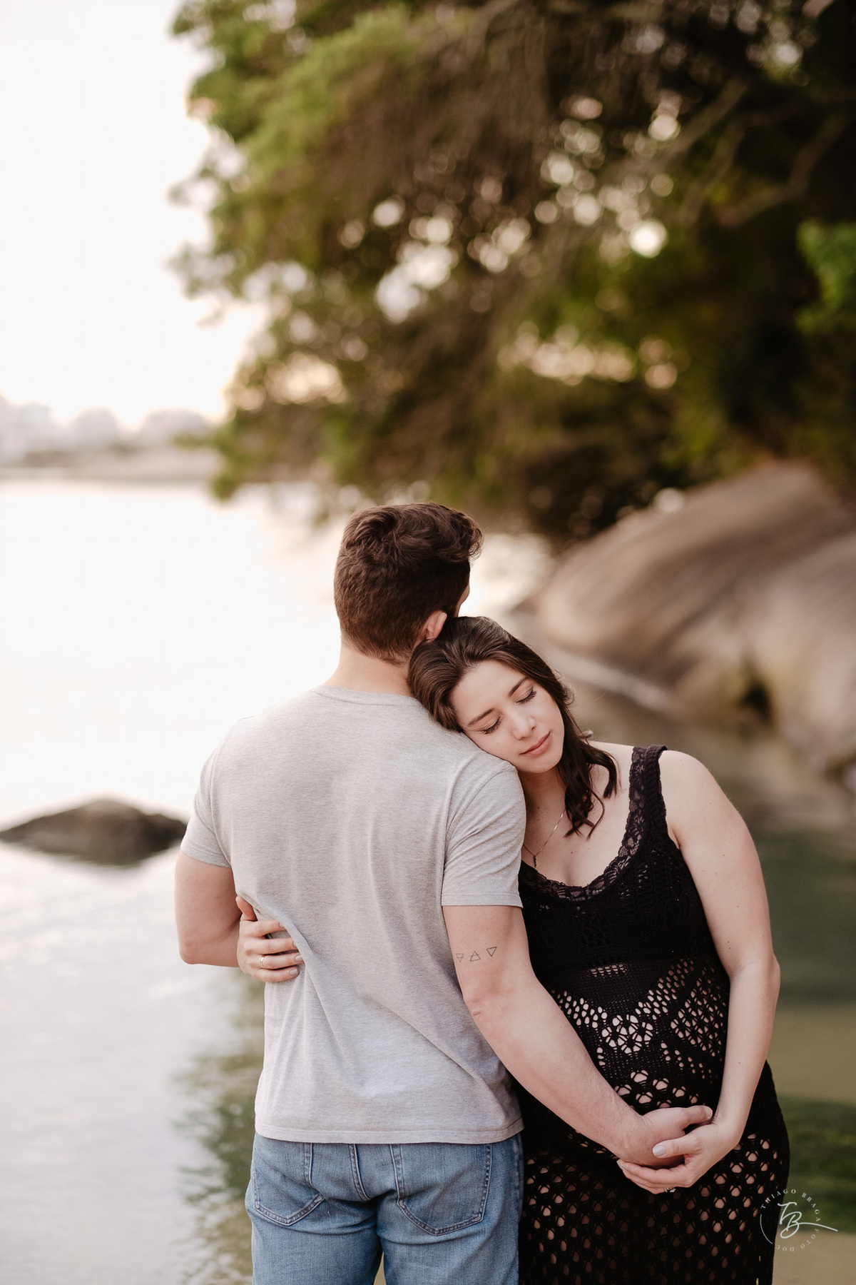 ensaio gestante em casa e na praia, espera pela Agatha, por Thiago Braga fotografia