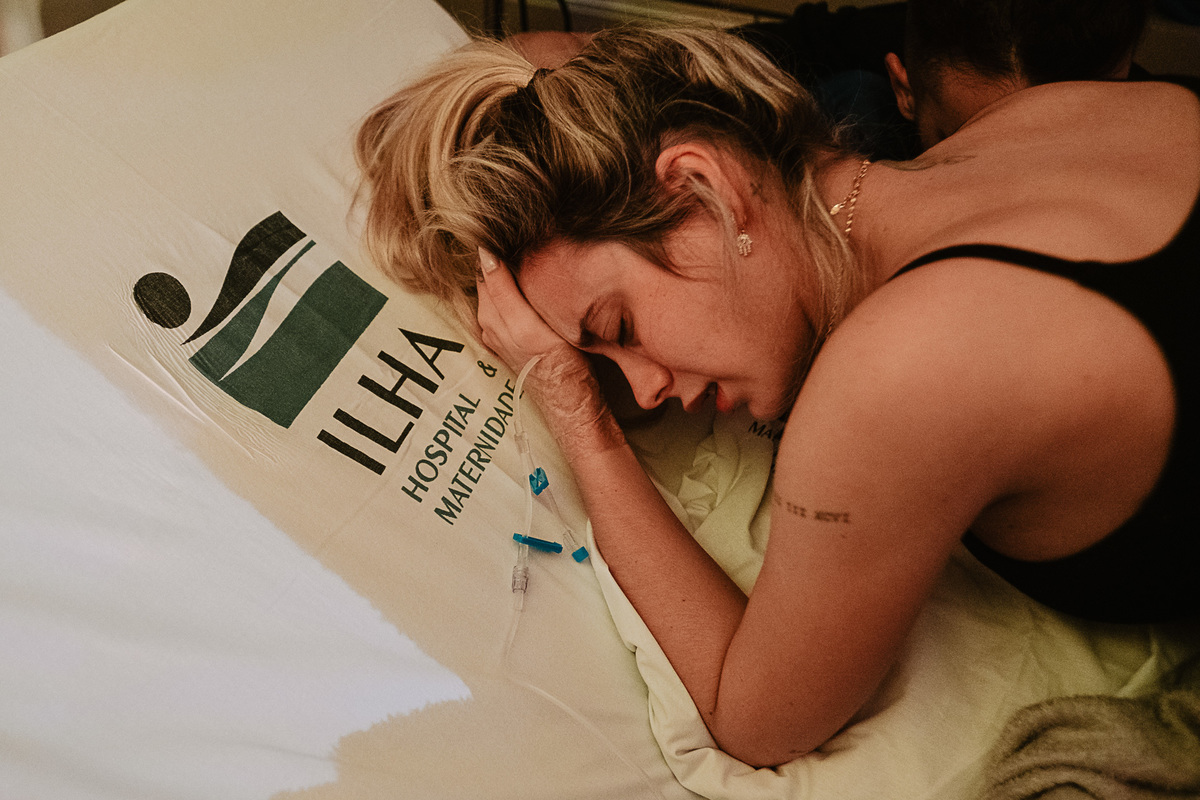 parto natural, emocionante na maternidade ilha em Florianopolis, por Thiago Braga fotografia