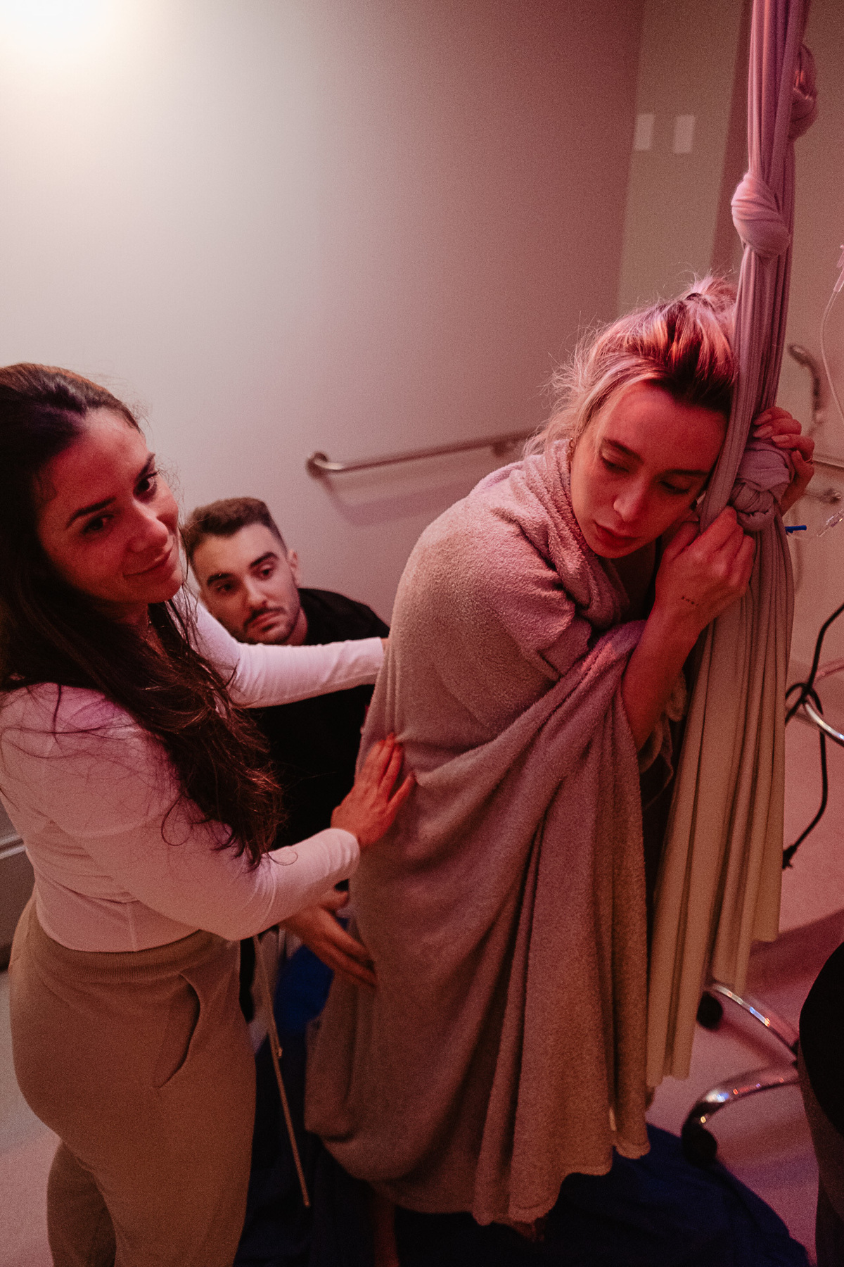 parto natural, emocionante na maternidade ilha em Florianopolis, por Thiago Braga fotografia