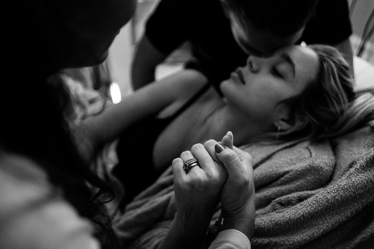 parto natural, emocionante na maternidade ilha em Florianopolis, por Thiago Braga fotografia