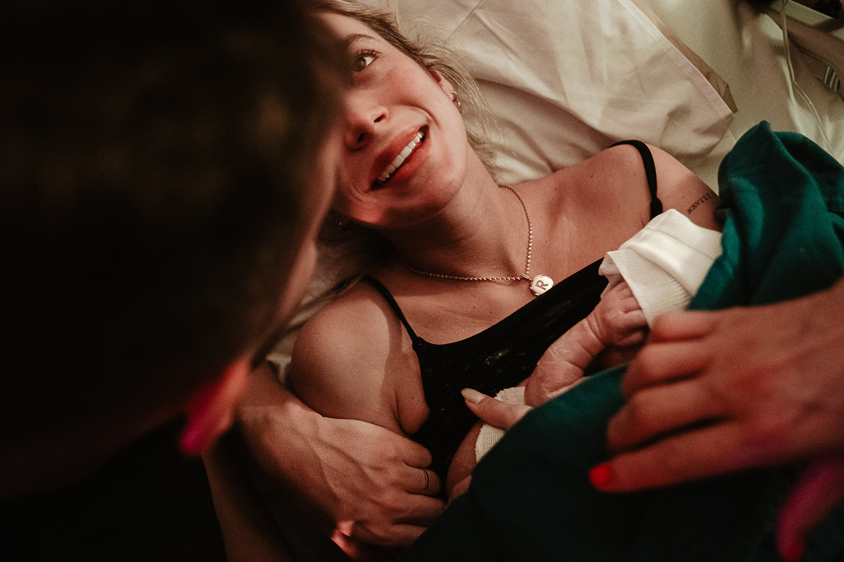 parto natural, emocionante na maternidade ilha em Florianopolis, por Thiago Braga fotografia