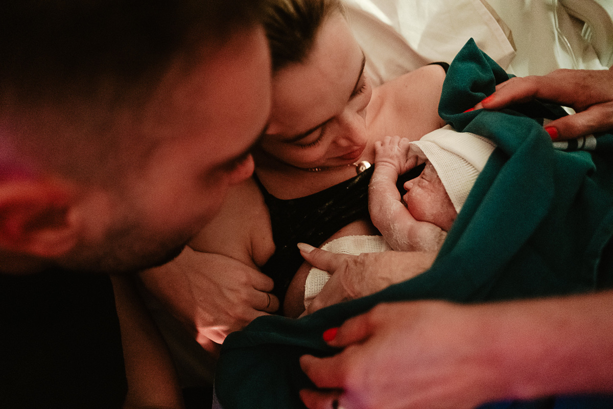 parto natural, emocionante na maternidade ilha em Florianopolis, por Thiago Braga fotografia