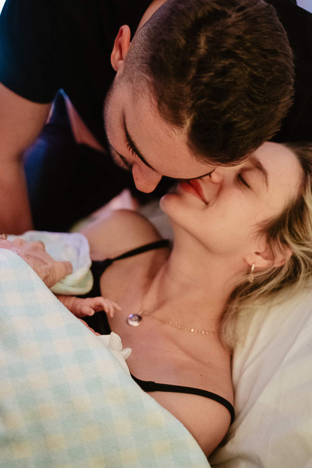 parto natural, emocionante na maternidade ilha em Florianopolis, por Thiago Braga fotografia