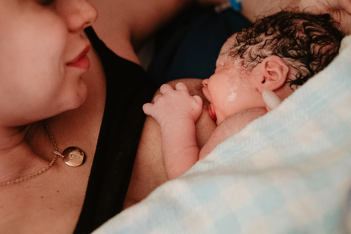 parto natural, emocionante na maternidade ilha em Florianopolis, por Thiago Braga fotografia