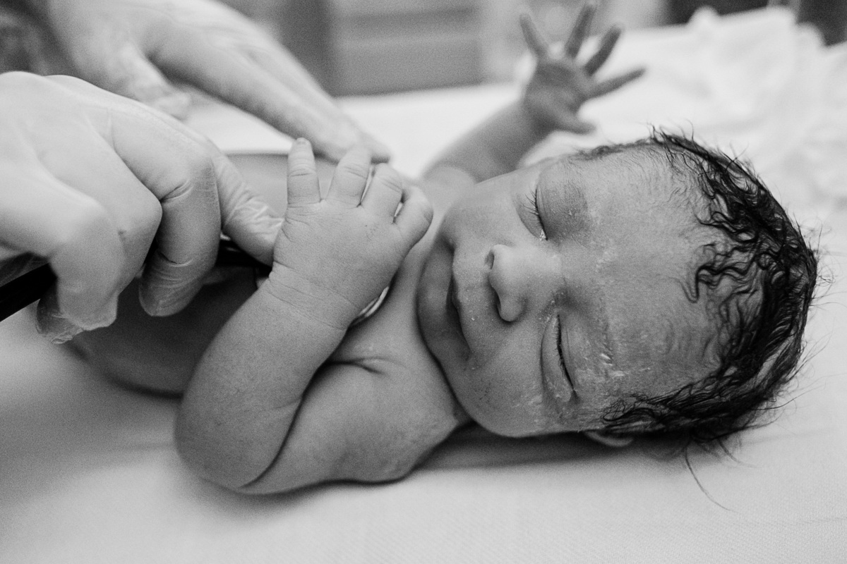 parto natural, emocionante na maternidade ilha em Florianopolis, por Thiago Braga fotografia