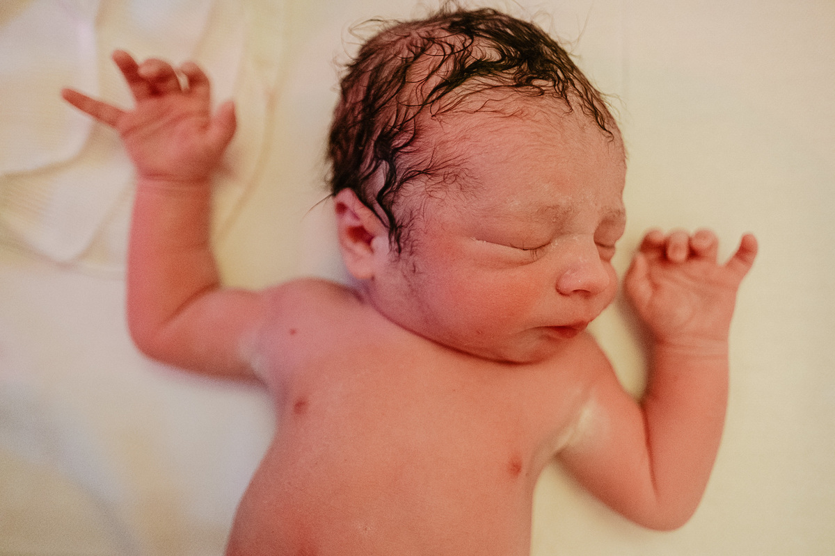 parto natural, emocionante na maternidade ilha em Florianopolis, por Thiago Braga fotografia