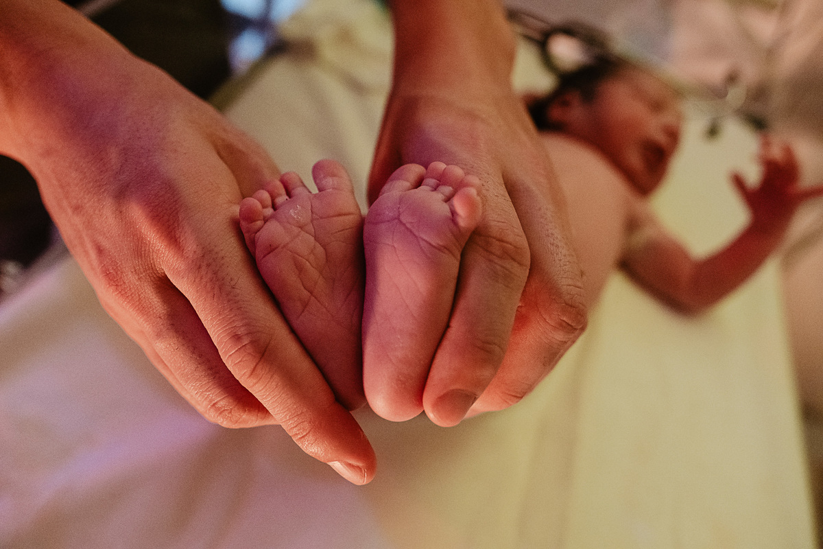 parto natural, emocionante na maternidade ilha em Florianopolis, por Thiago Braga fotografia