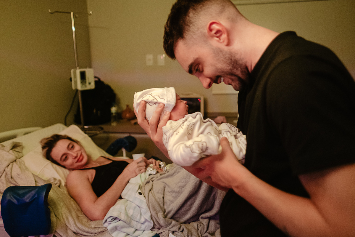 parto natural, emocionante na maternidade ilha em Florianopolis, por Thiago Braga fotografia