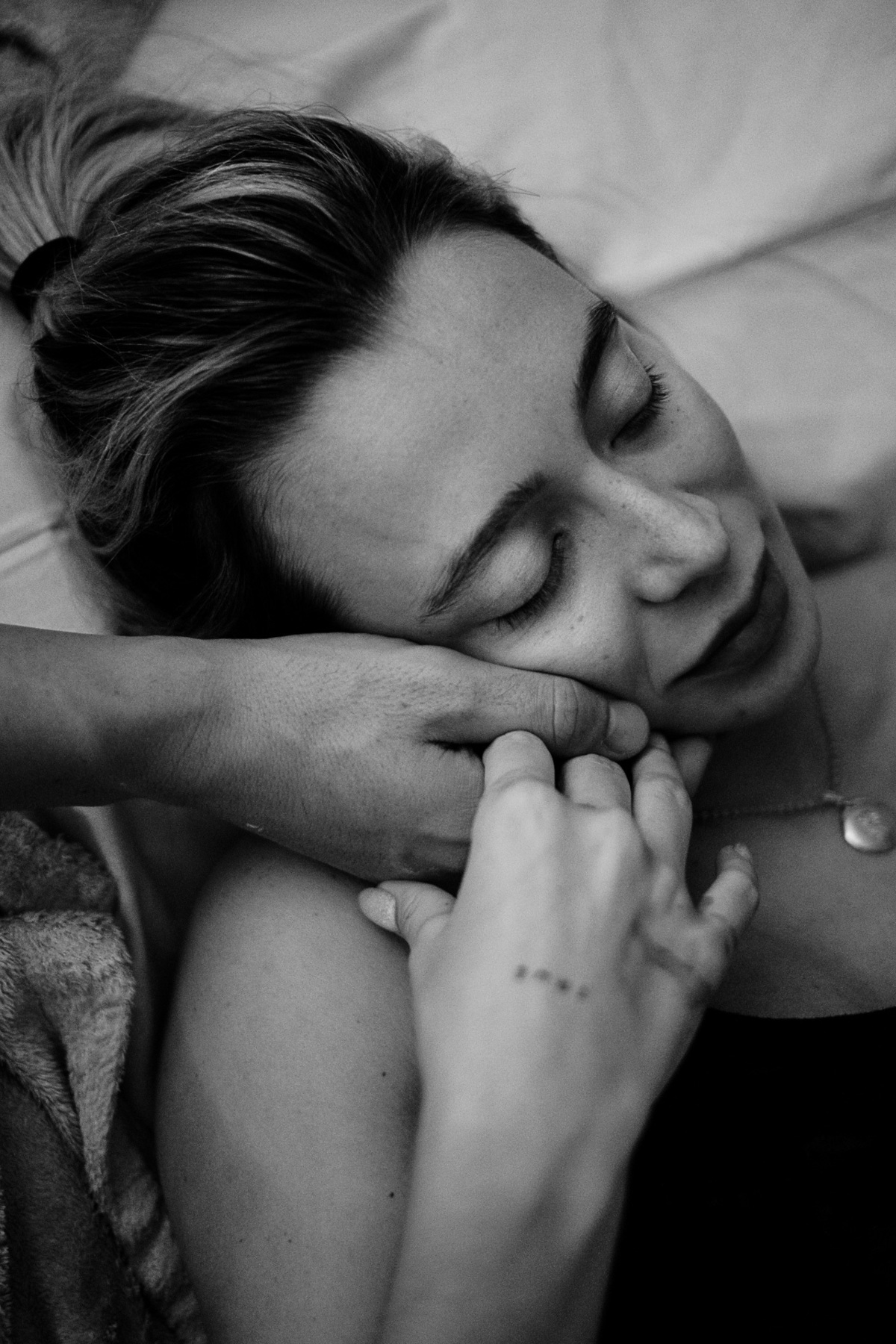 parto natural, emocionante na maternidade ilha em Florianopolis, por Thiago Braga fotografia