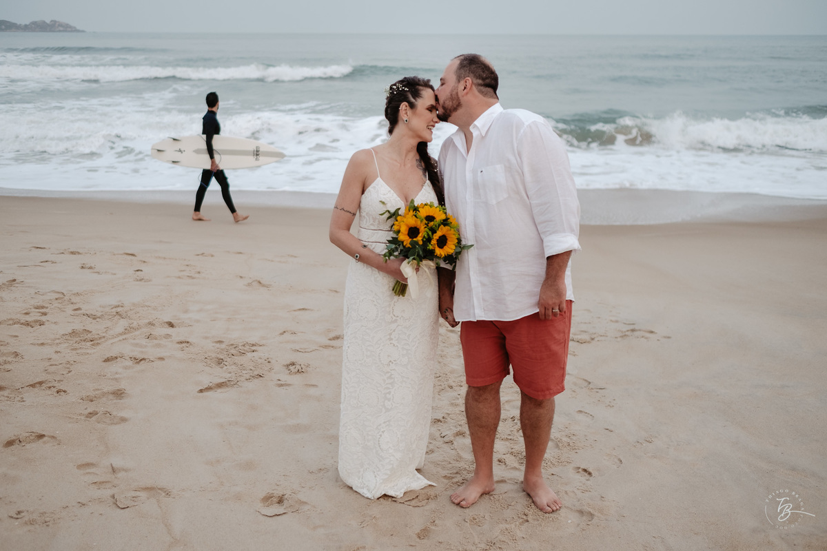 Casamento ao ar livre no campeche, mini wedding, fotografia documental, por Thiago Braga