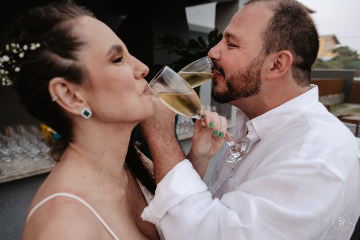 Casamento ao ar livre no campeche, mini wedding, fotografia documental, por Thiago Braga