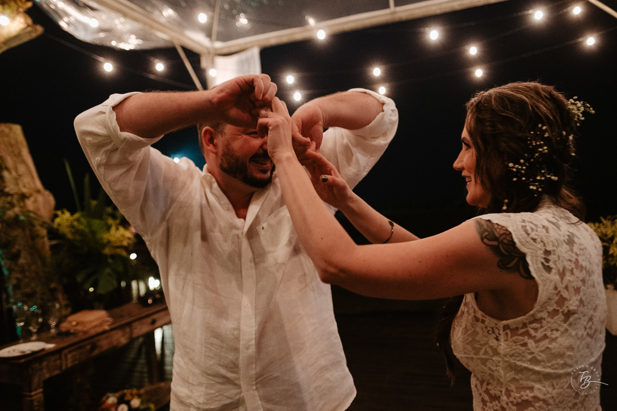Casamento ao ar livre no campeche, mini wedding, fotografia documental, por Thiago Braga