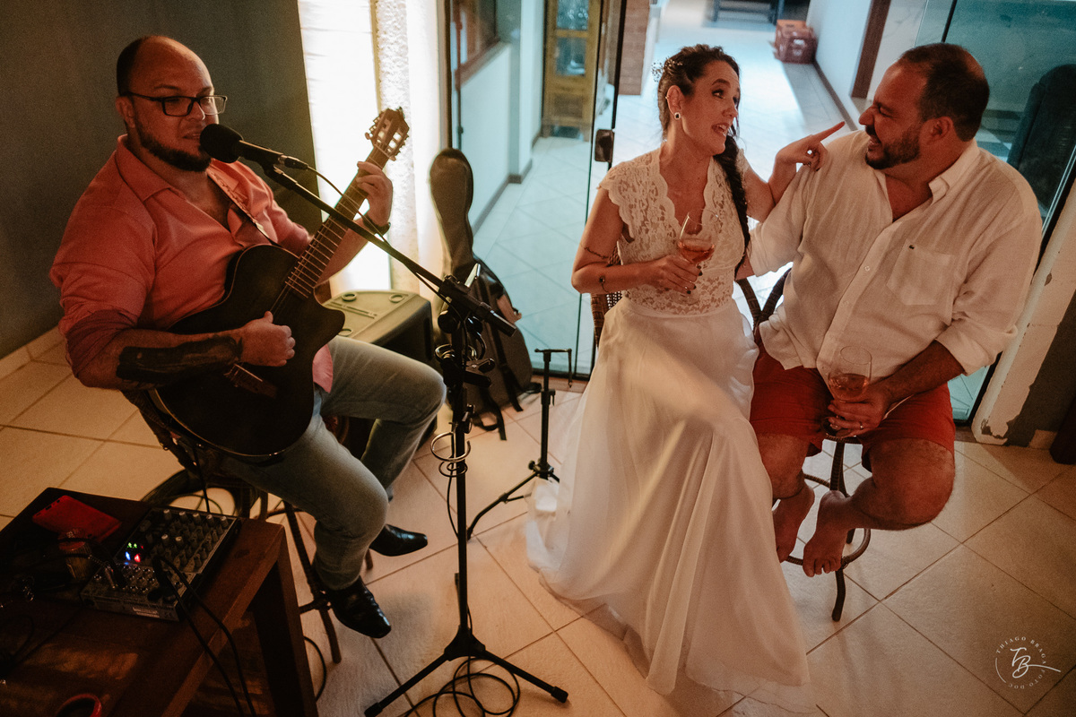 Casamento ao ar livre no campeche, mini wedding, fotografia documental, por Thiago Braga
