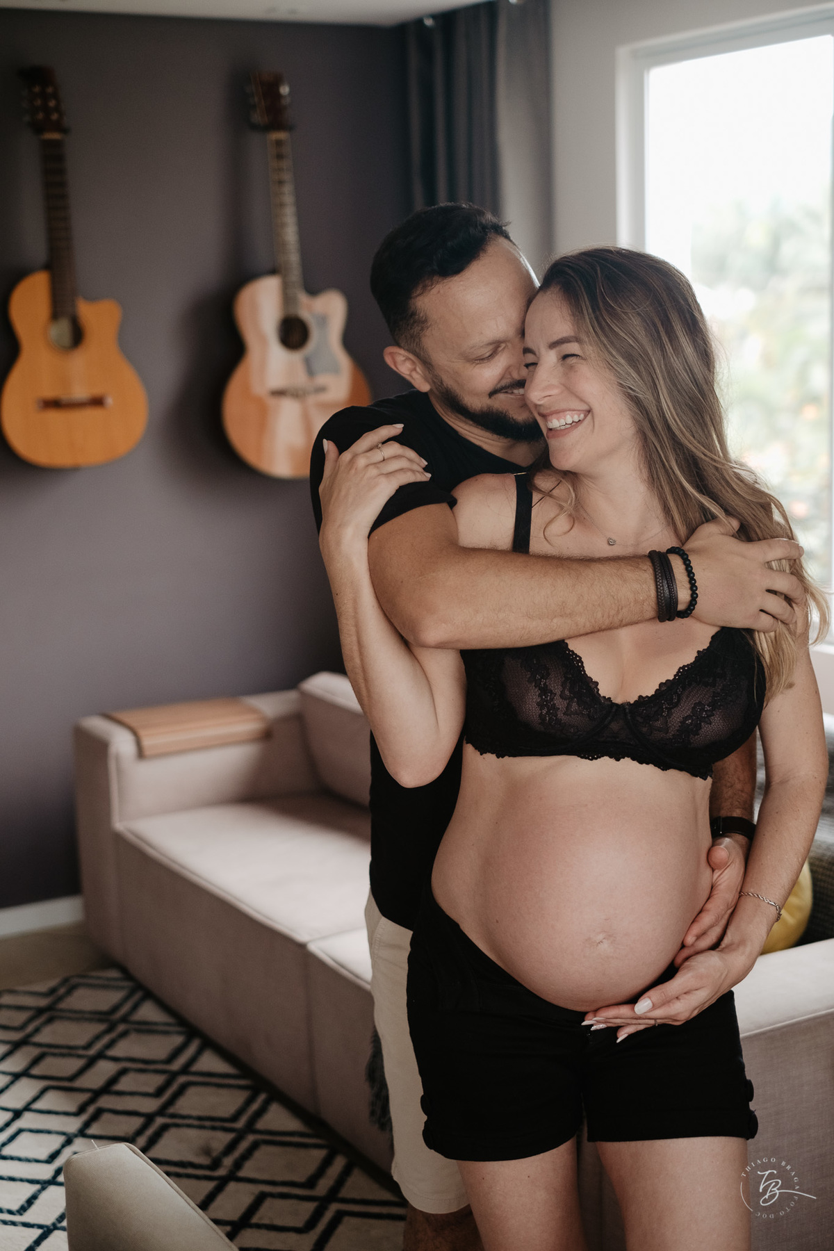 ensaio gestante em casa e na praia fim de tarde em jurere, espera da helena por Thiago braga fotografia