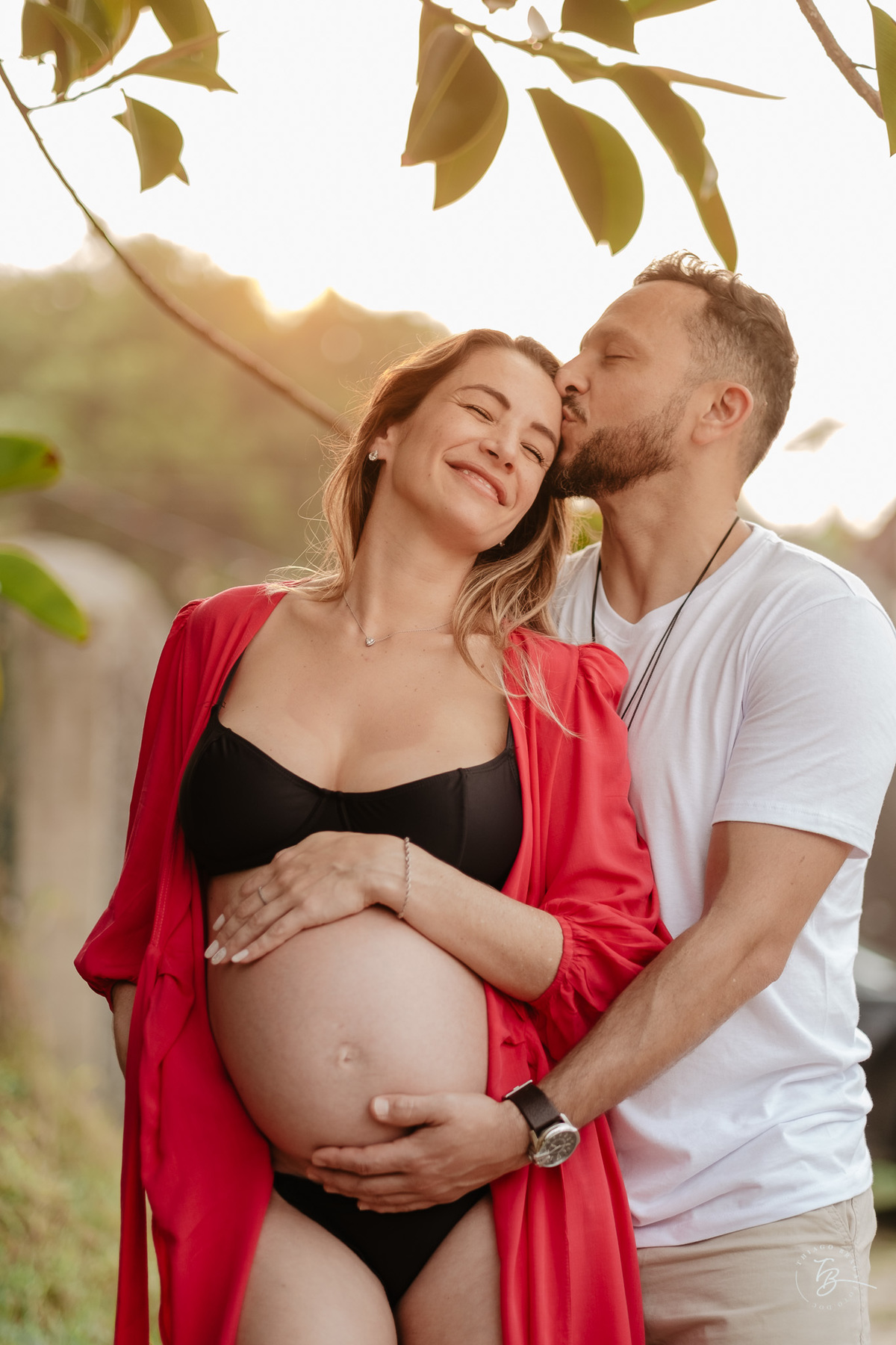 ensaio gestante em casa e na praia fim de tarde em jurere, espera da helena por Thiago braga fotografia