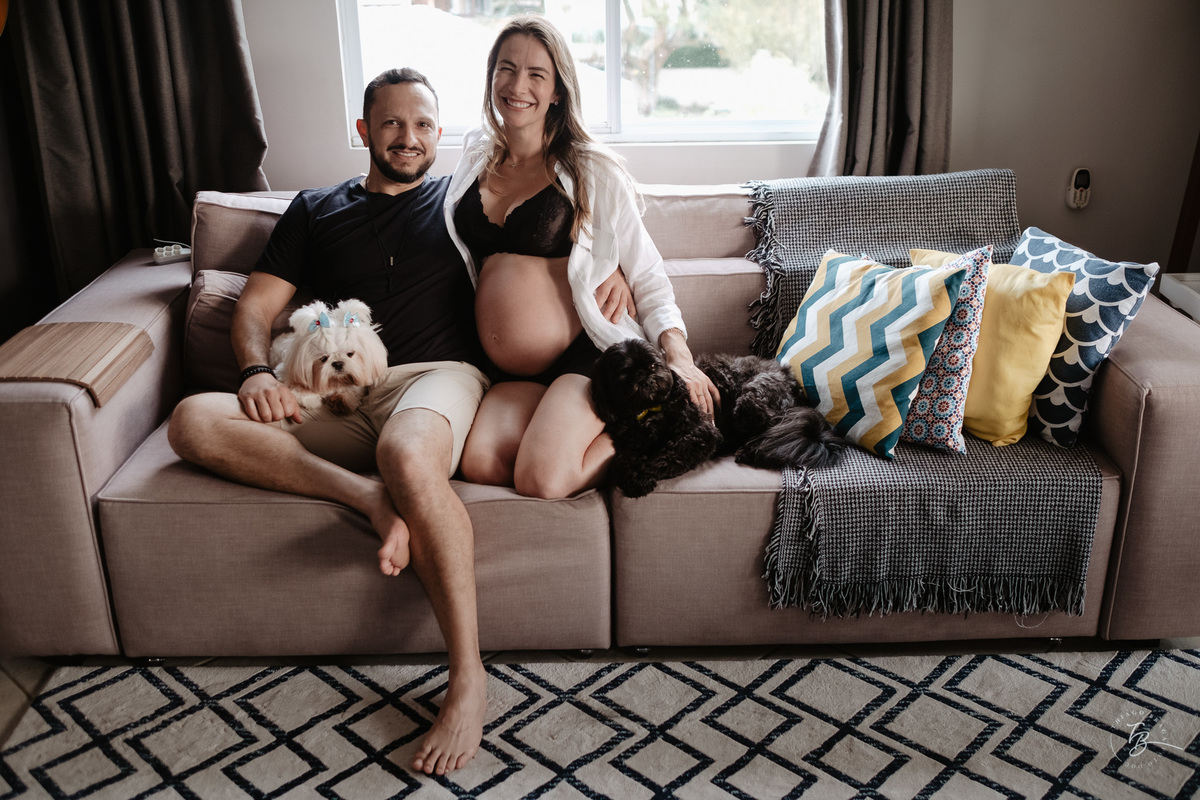 ensaio gestante em casa e na praia fim de tarde em jurere, espera da helena por Thiago braga fotografia