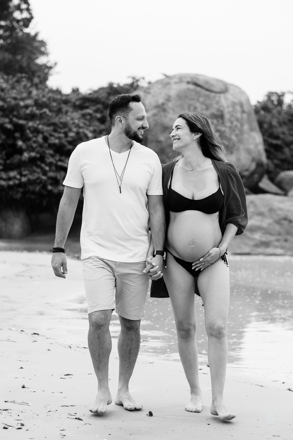 ensaio gestante em casa e na praia fim de tarde em jurere, espera da helena por Thiago braga fotografia