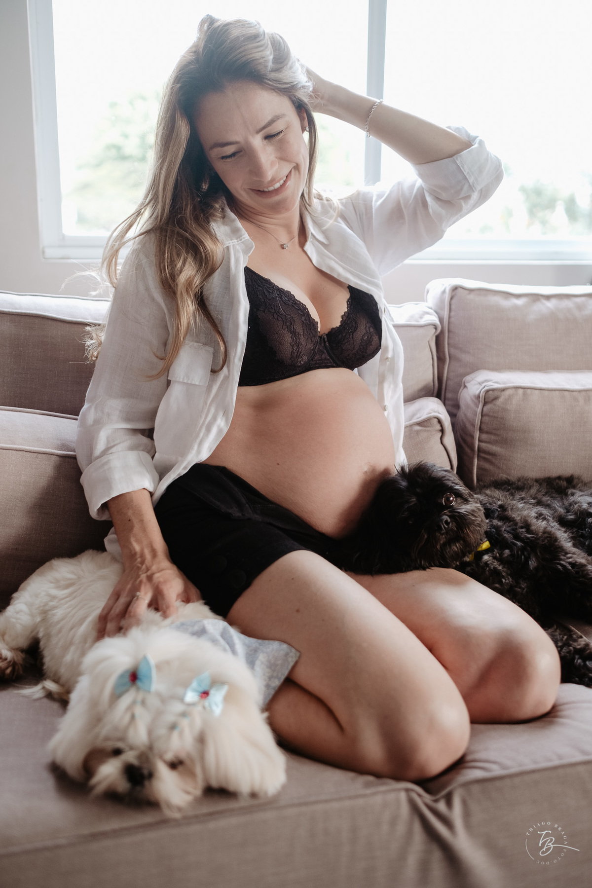 ensaio gestante em casa e na praia fim de tarde em jurere, espera da helena por Thiago braga fotografia