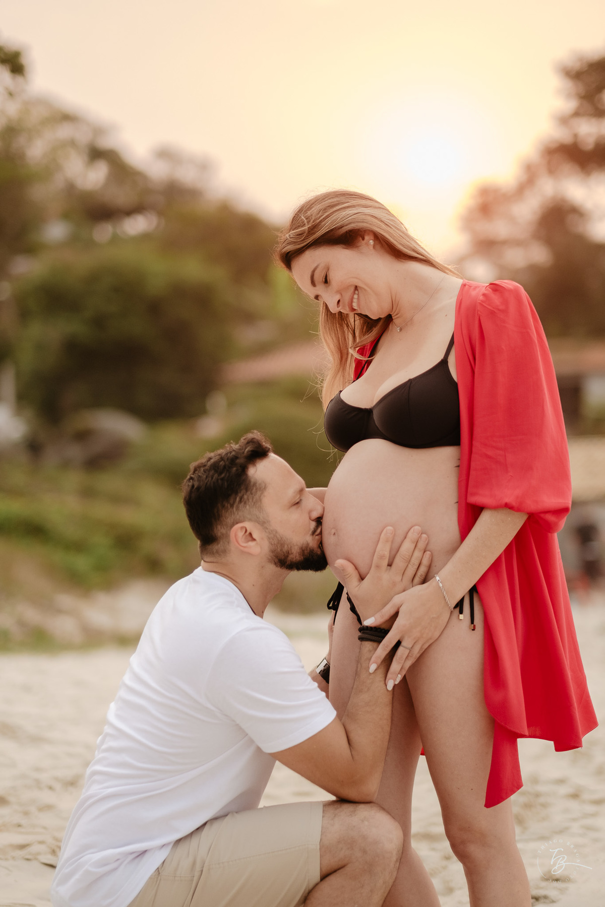 ensaio gestante em casa e na praia fim de tarde em jurere, espera da helena por Thiago braga fotografia
