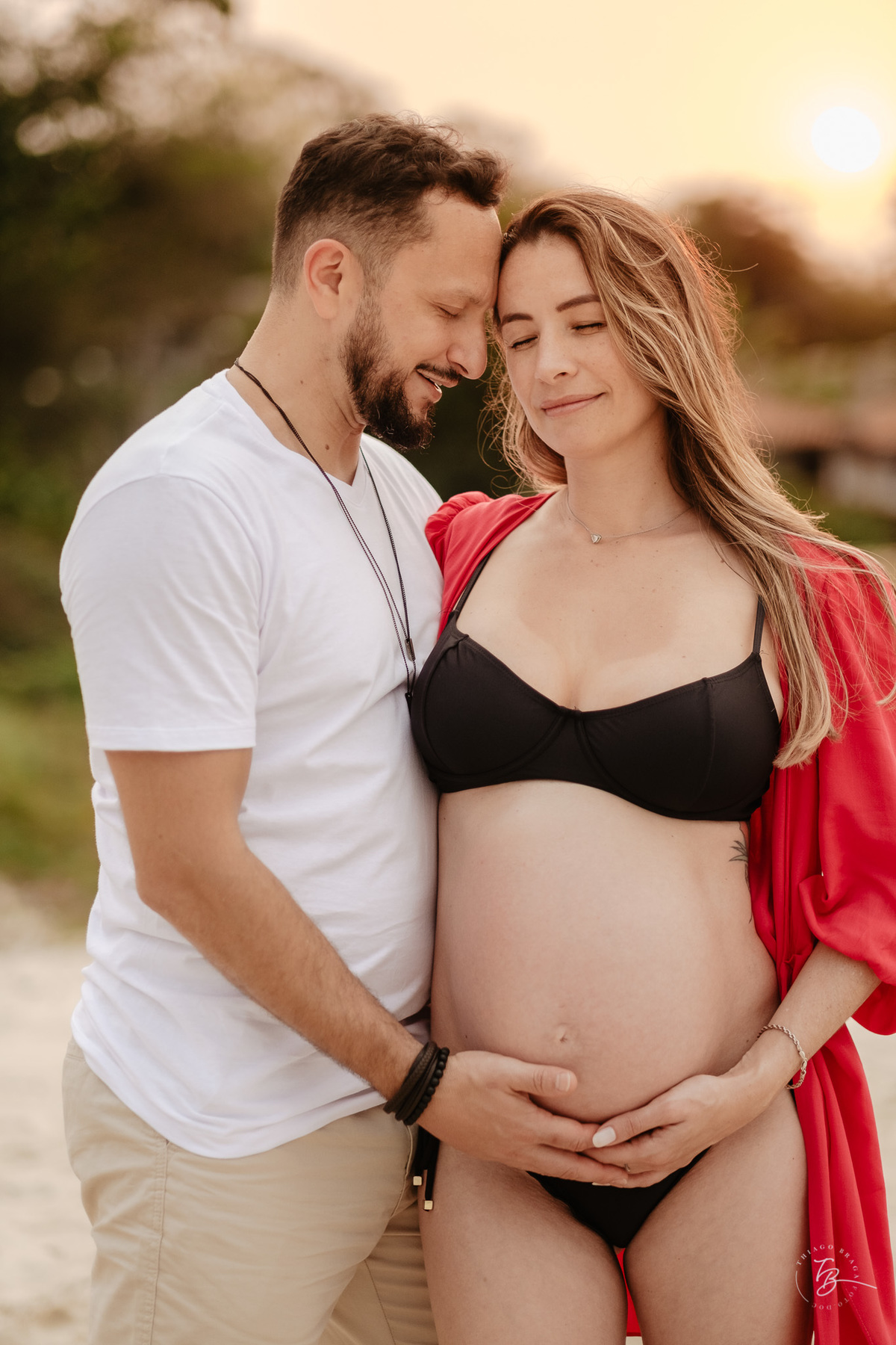 ensaio gestante em casa e na praia fim de tarde em jurere, espera da helena por Thiago braga fotografia
