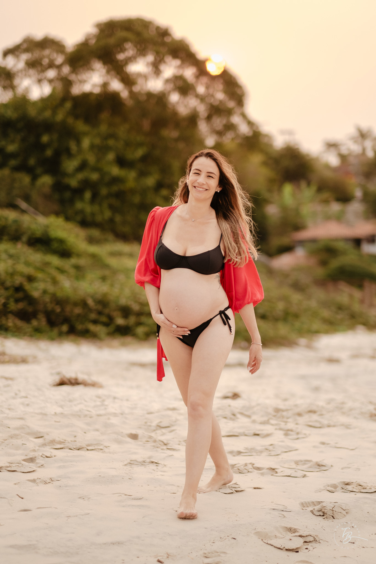 ensaio gestante em casa e na praia fim de tarde em jurere, espera da helena por Thiago braga fotografia