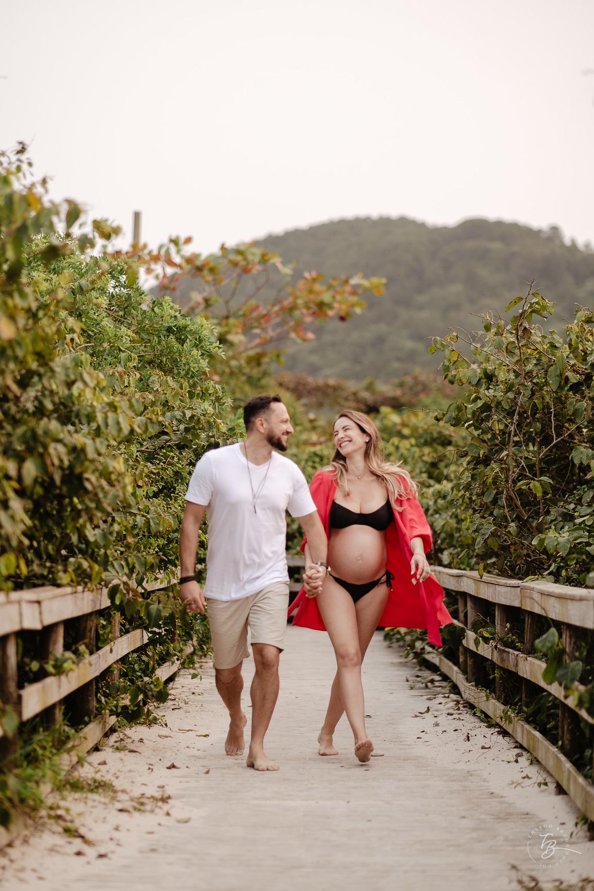 ensaio gestante em casa e na praia fim de tarde em jurere, espera da helena por Thiago braga fotografia