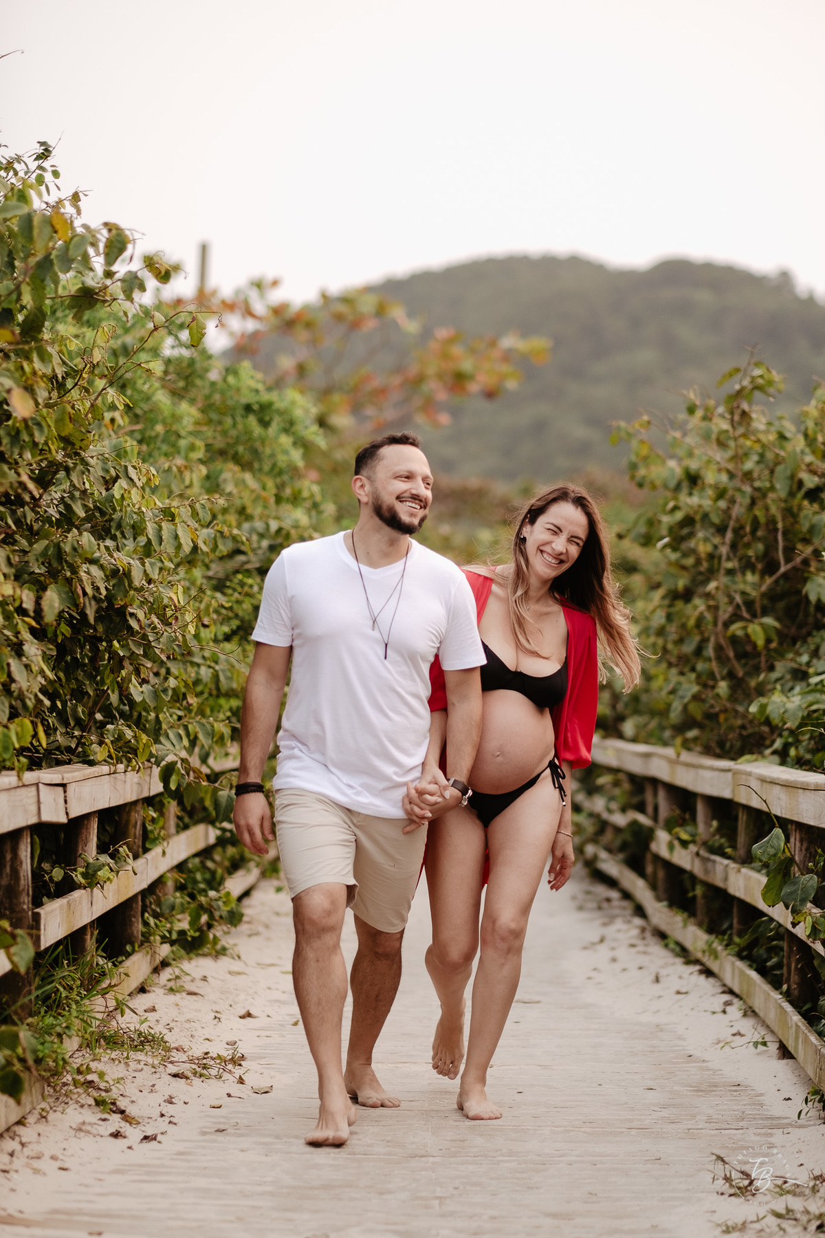 ensaio gestante em casa e na praia fim de tarde em jurere, espera da helena por Thiago braga fotografia