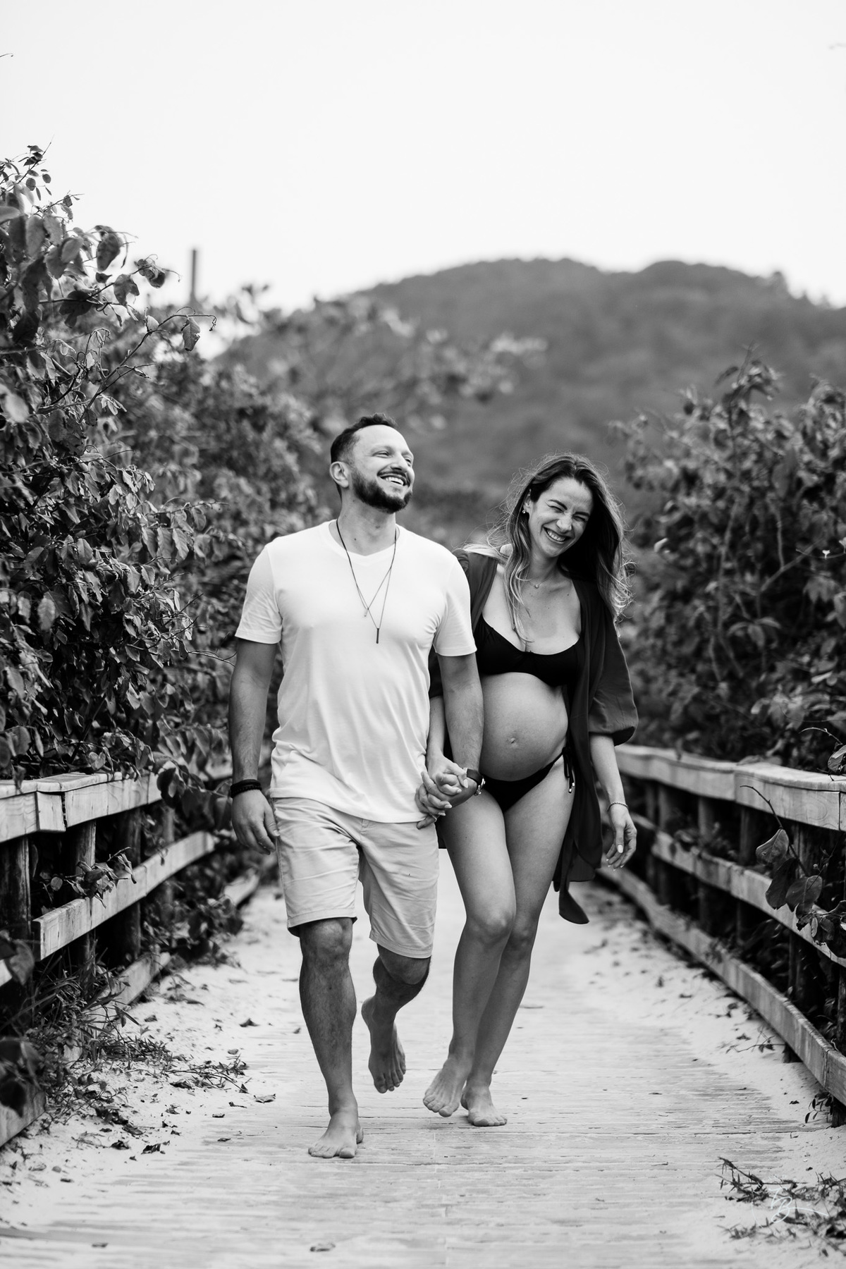 ensaio gestante em casa e na praia fim de tarde em jurere, espera da helena por Thiago braga fotografia