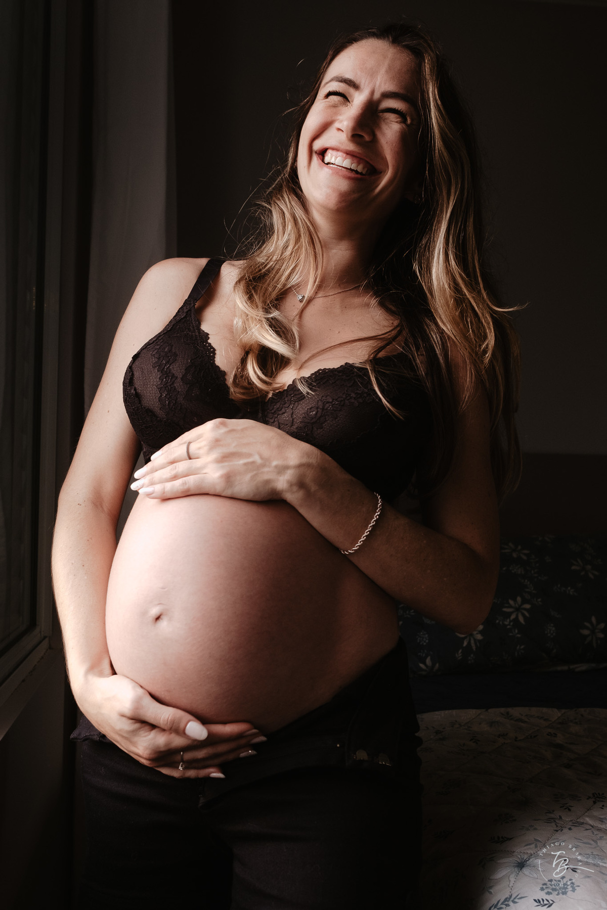ensaio gestante em casa e na praia fim de tarde em jurere, espera da helena por Thiago braga fotografia