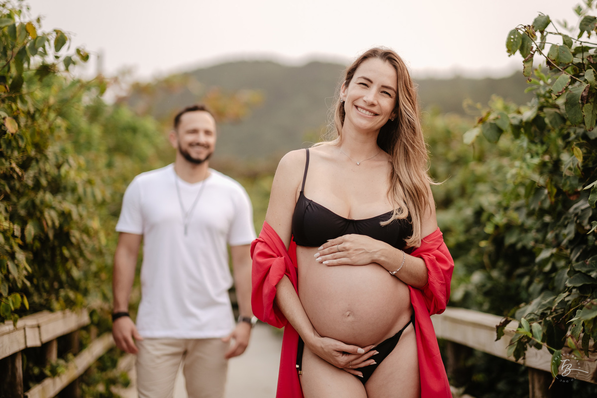 ensaio gestante em casa e na praia fim de tarde em jurere, espera da helena por Thiago braga fotografia