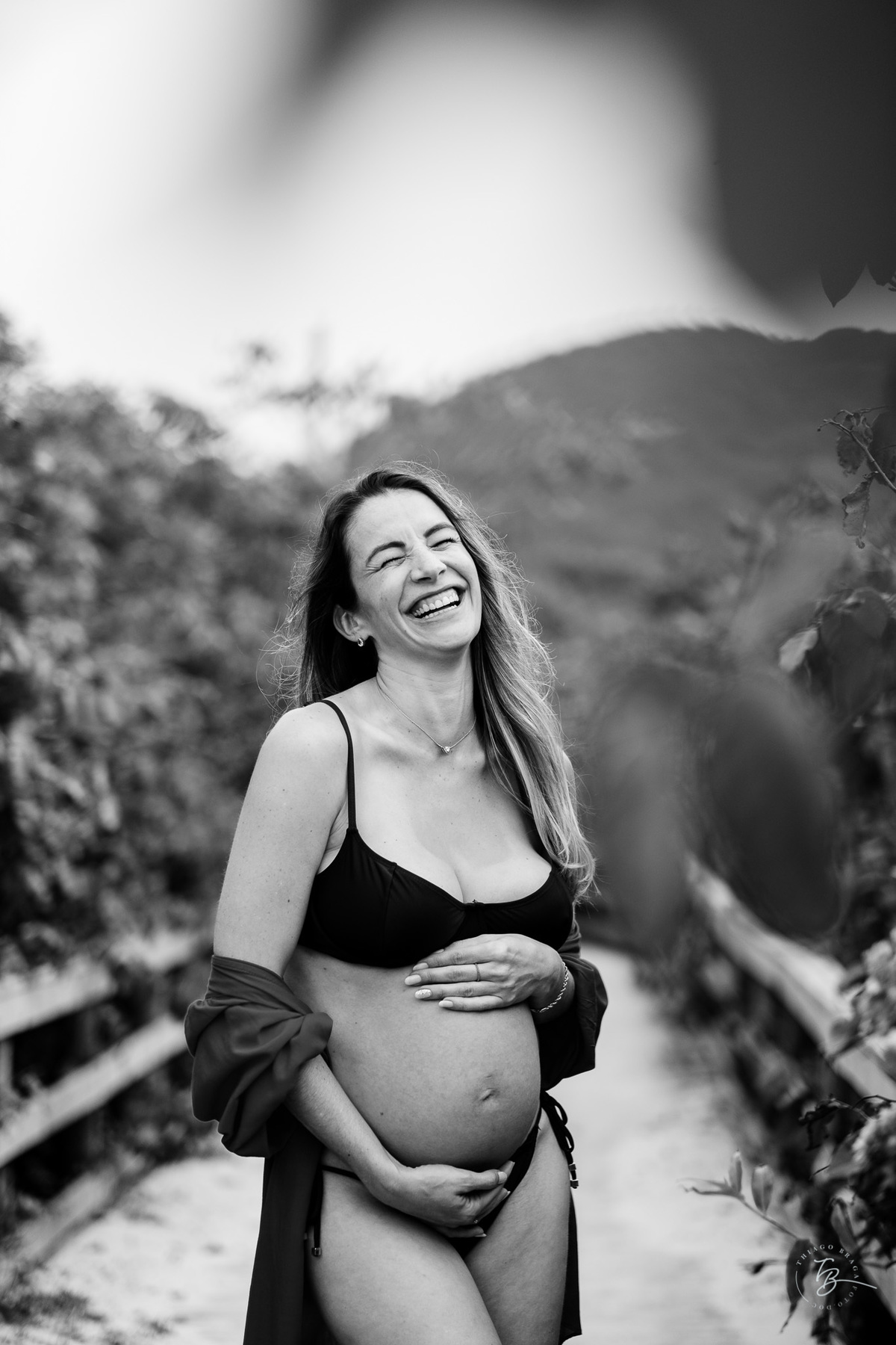 ensaio gestante em casa e na praia fim de tarde em jurere, espera da helena por Thiago braga fotografia