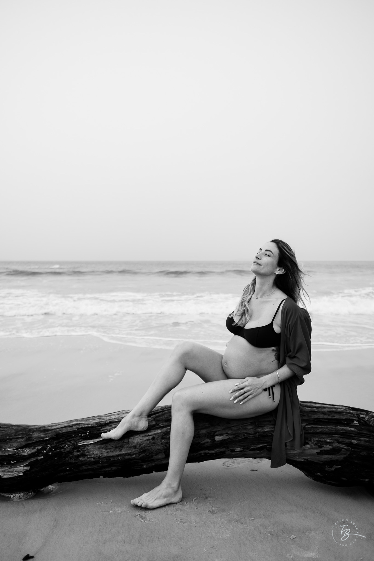 ensaio gestante em casa e na praia fim de tarde em jurere, espera da helena por Thiago braga fotografia