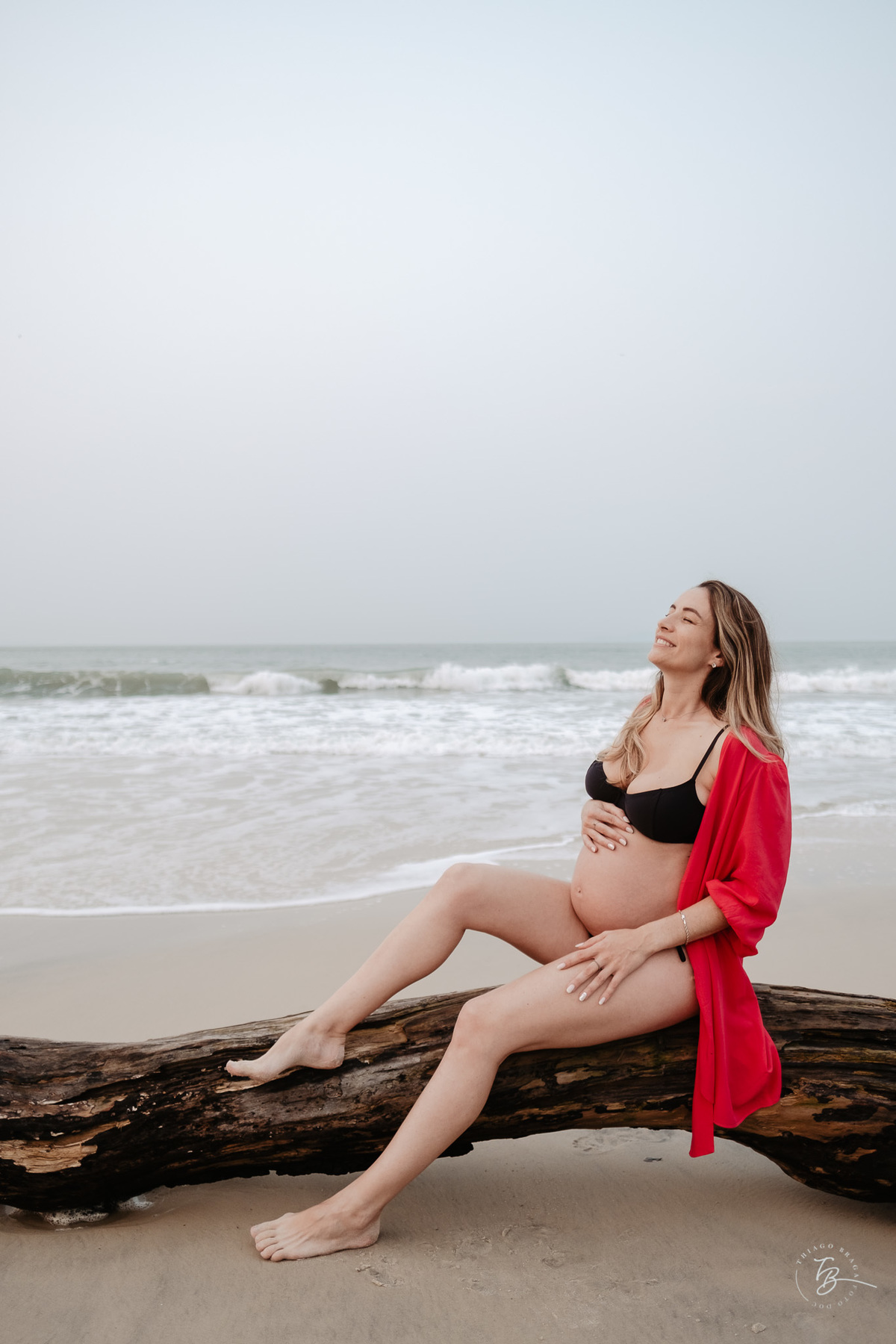 ensaio gestante em casa e na praia fim de tarde em jurere, espera da helena por Thiago braga fotografia