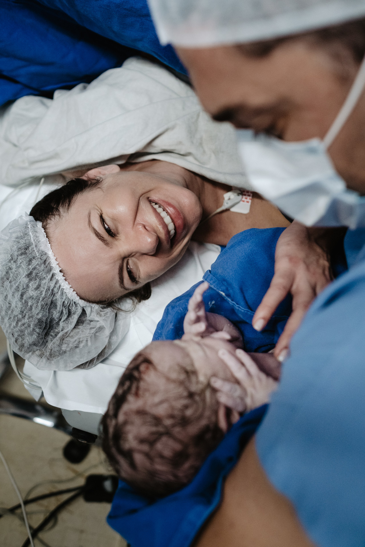 parto cesárea humanizado no ilha Hospital e maternidade por Thiago Braga Fotografia