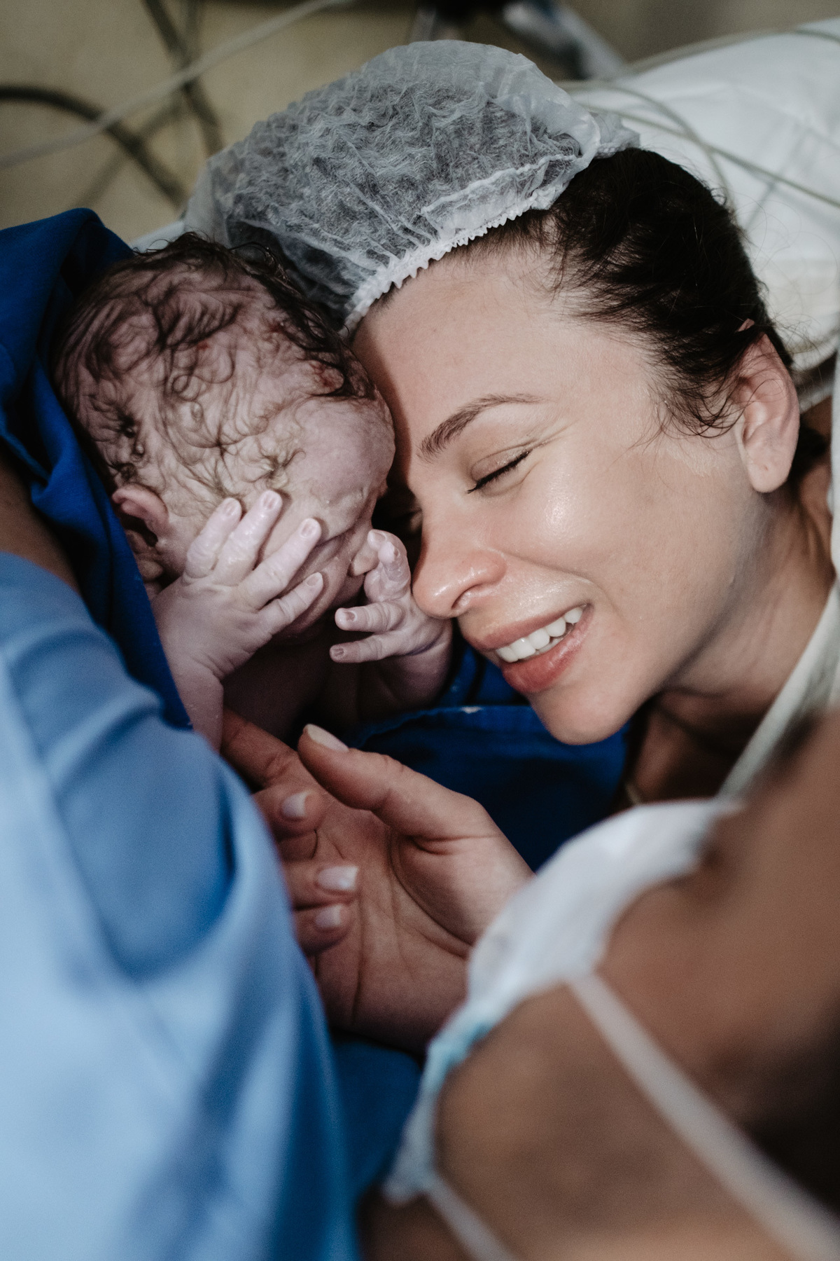 parto cesárea humanizado no ilha Hospital e maternidade por Thiago Braga Fotografia