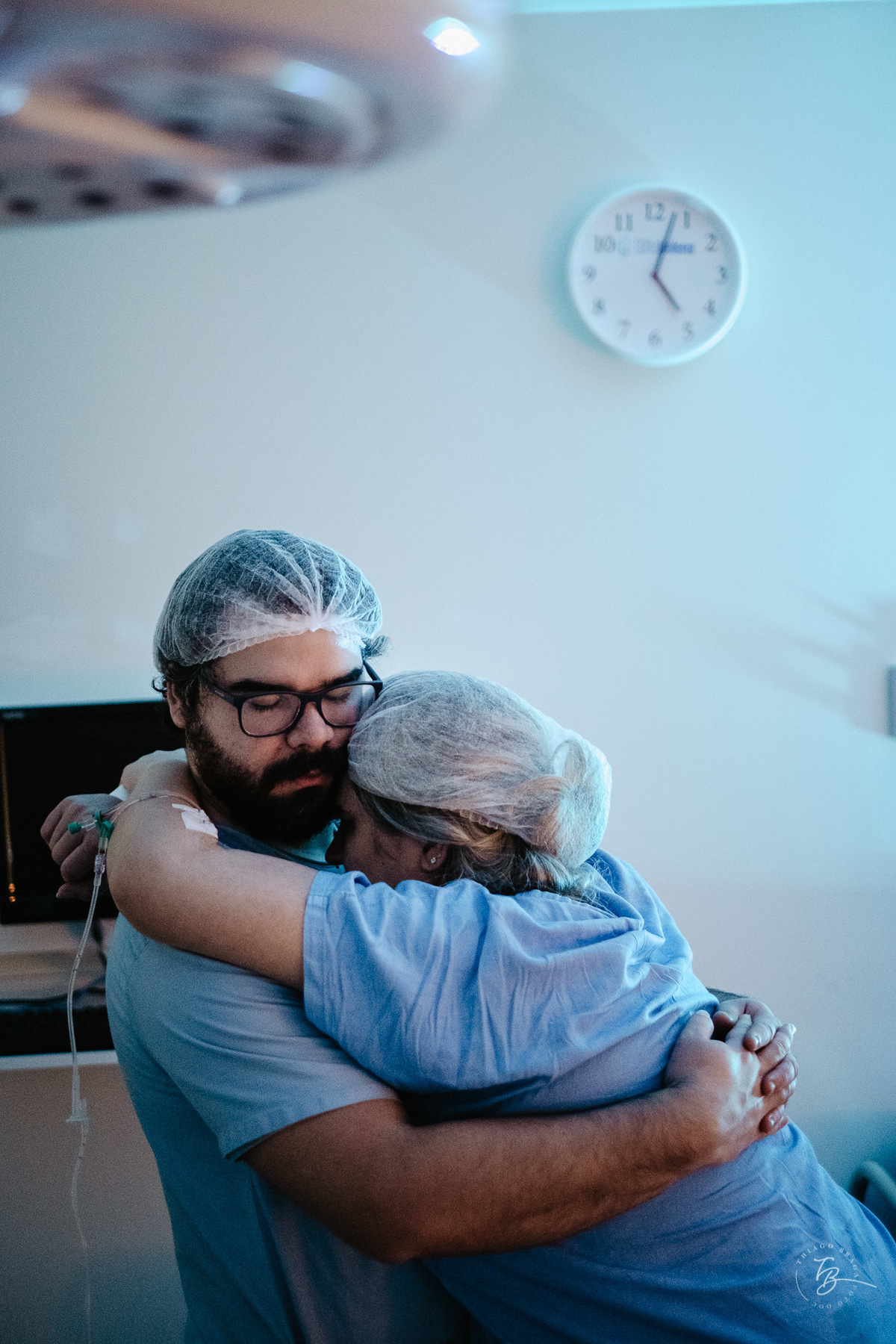 fotografia de parto normal na maternidade santa helena em florianópolis, fotos de parto por Thiago Braga fotografia