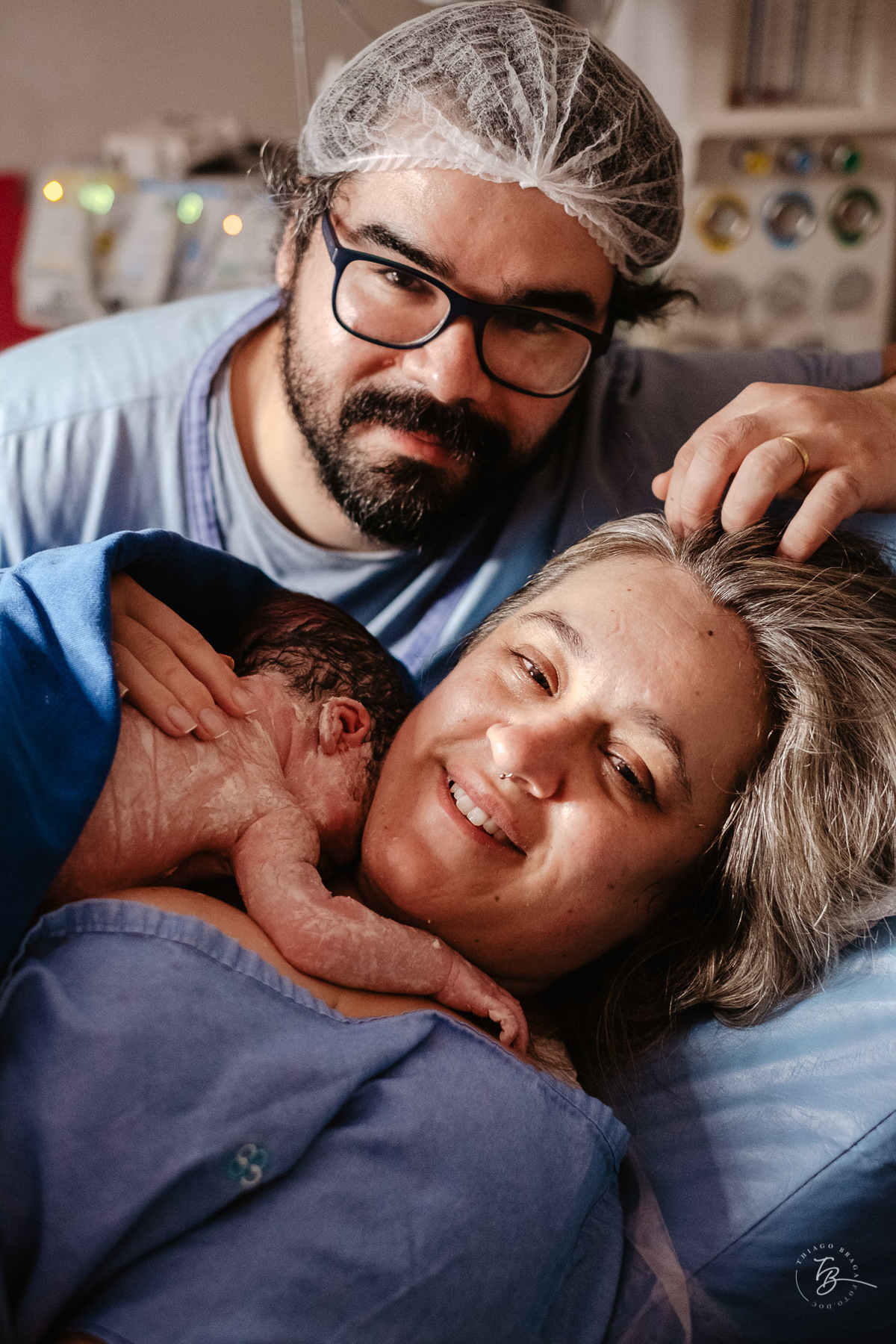 fotografia de parto normal na maternidade santa helena em florianópolis, fotos de parto por Thiago Braga fotografia