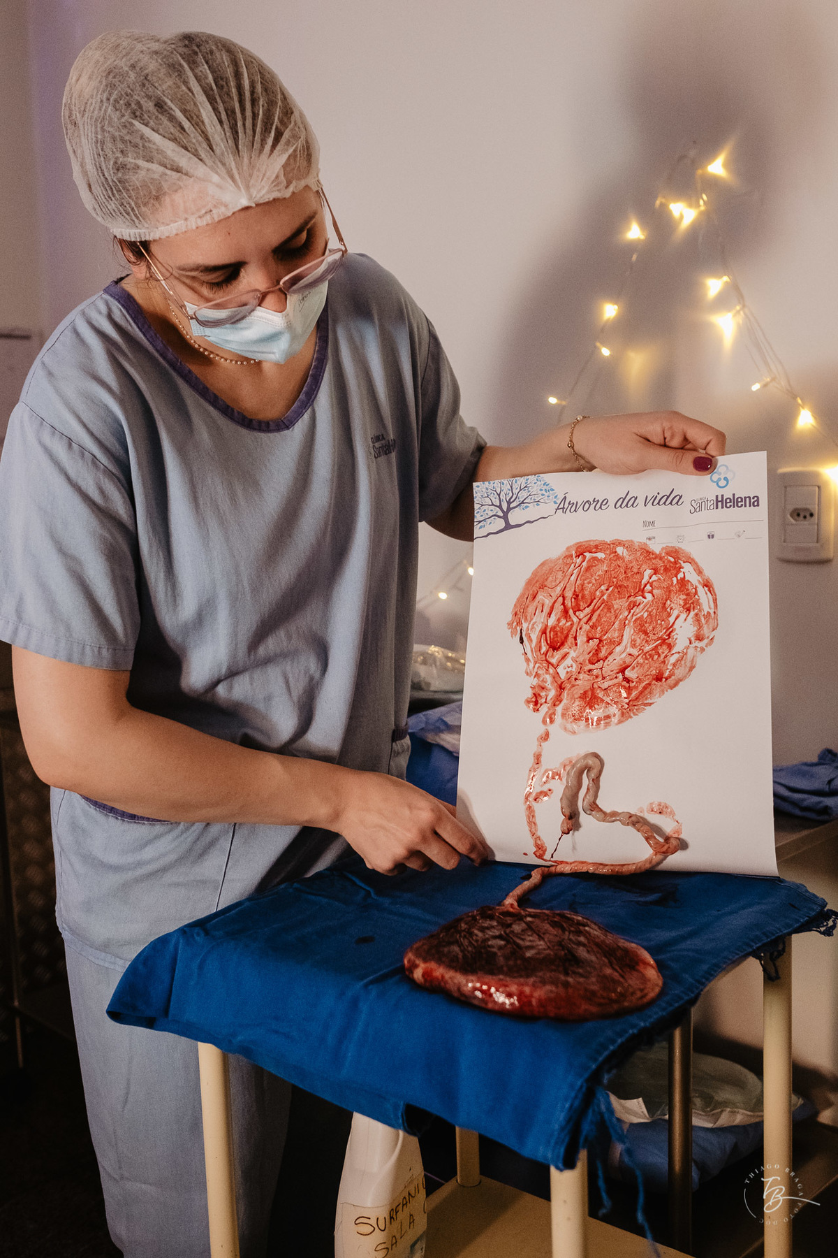 fotografia de parto normal na maternidade santa helena em florianópolis, fotos de parto por Thiago Braga fotografia