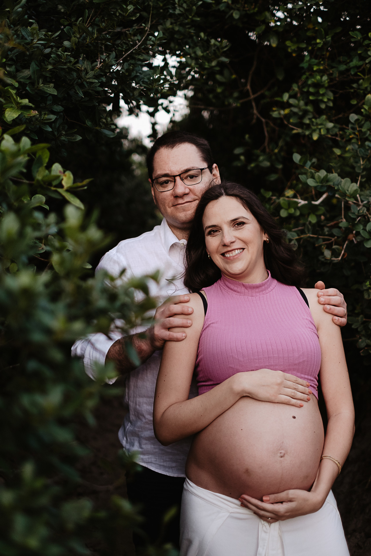 ensaio gestante no fim de tarde no novo campeche em Florianópolis por Thiago Braga Fotografia