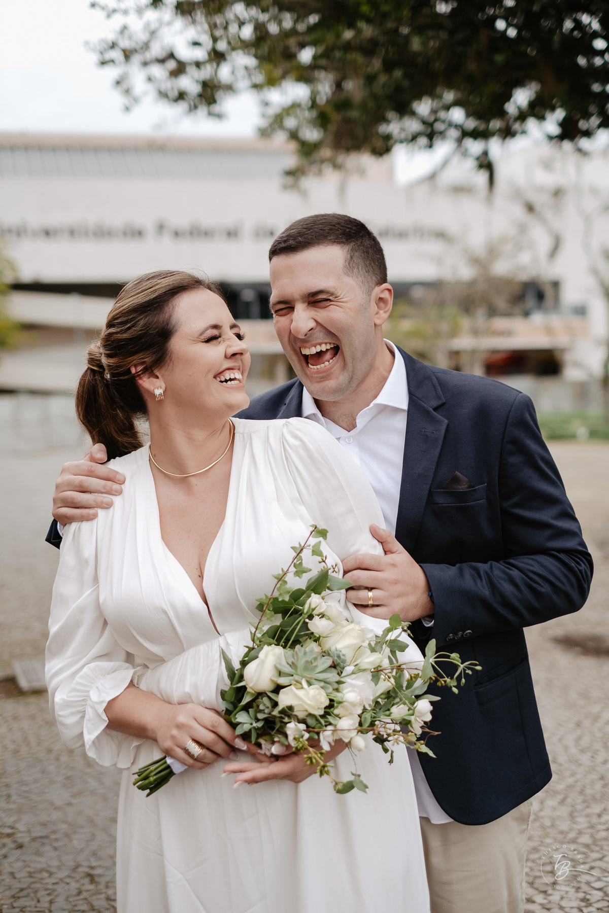 casamento intimista em cartório em Florianopolis, ensaio fim de tarde na ufsc, casal