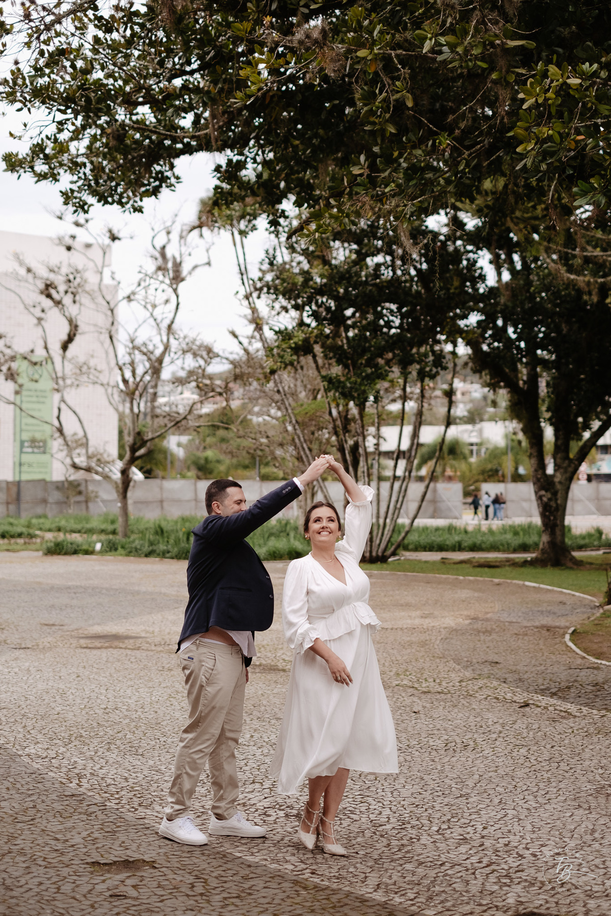casamento intimista em cartório em Florianopolis, ensaio fim de tarde na ufsc, casal