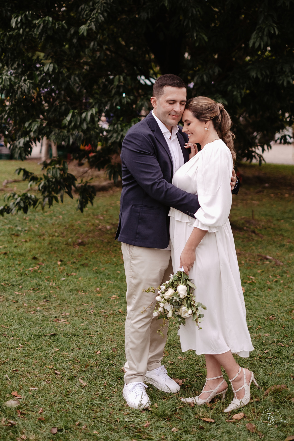casamento intimista em cartório em Florianopolis, ensaio fim de tarde na ufsc, casal