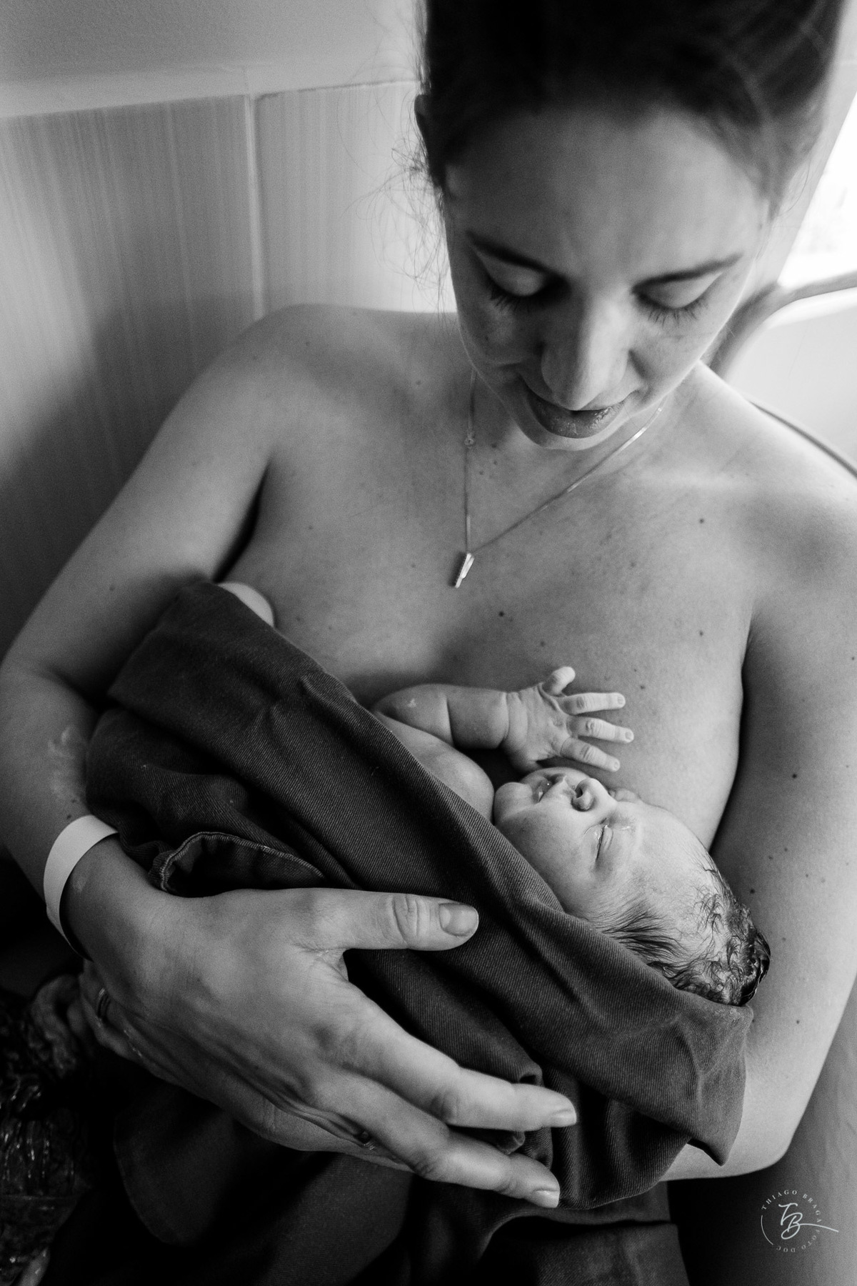 parto normal, no ilha maternidade por Thiago Braga fotografia